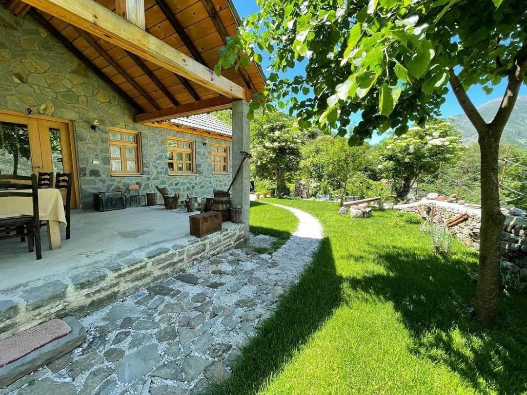 Bujtina Peshtan Guesthouse&Camping Tepelene Ngoại thất bức ảnh