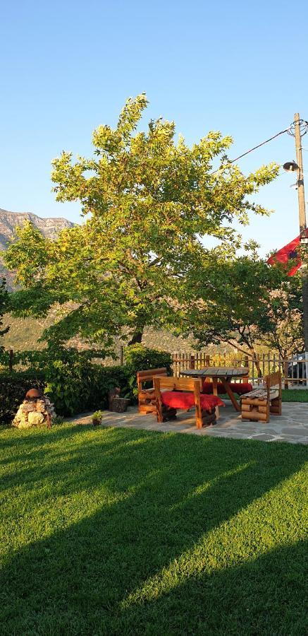 Bujtina Peshtan Guesthouse&Camping Tepelene Ngoại thất bức ảnh