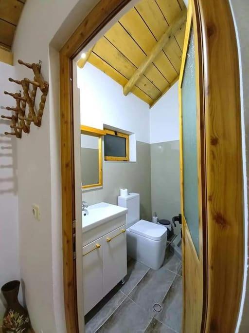 Bujtina Peshtan Guesthouse&Camping Tepelene Ngoại thất bức ảnh