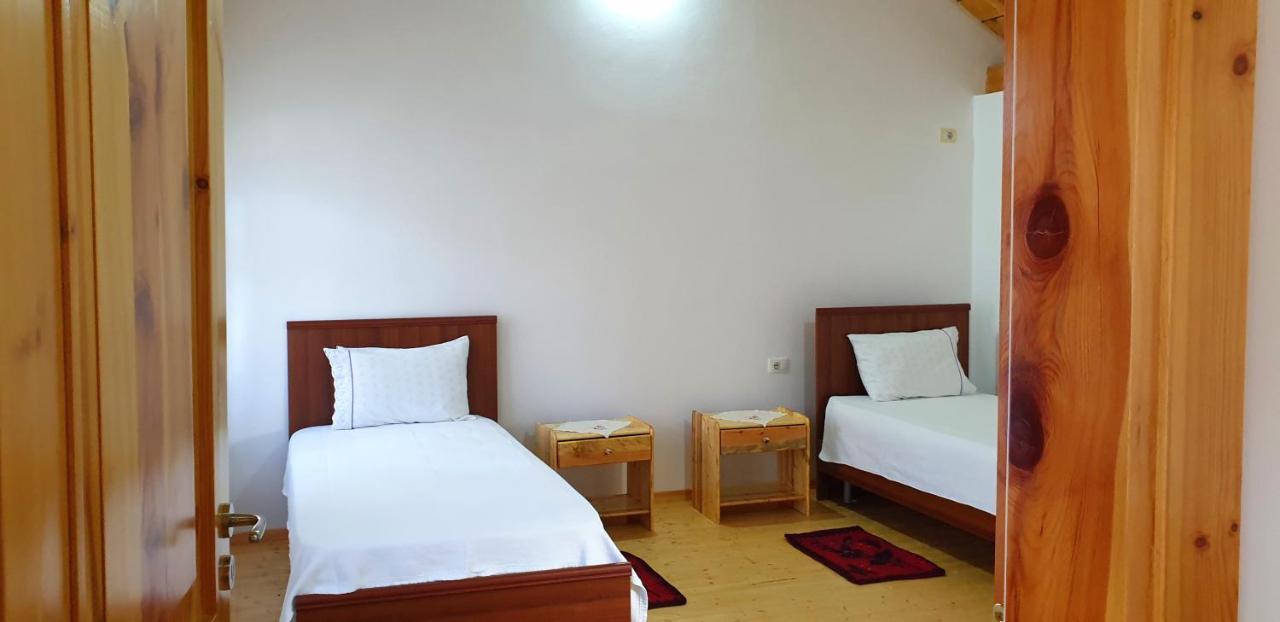 Bujtina Peshtan Guesthouse&Camping Tepelene Ngoại thất bức ảnh