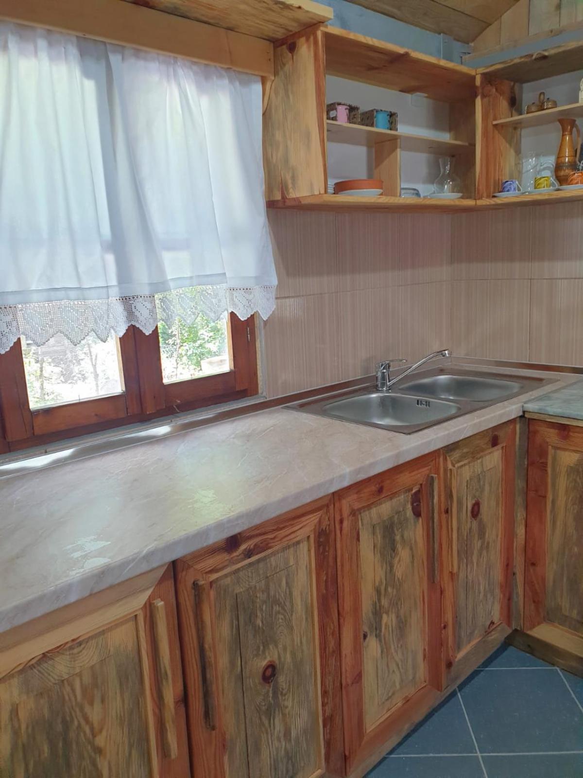 Bujtina Peshtan Guesthouse&Camping Tepelene Ngoại thất bức ảnh