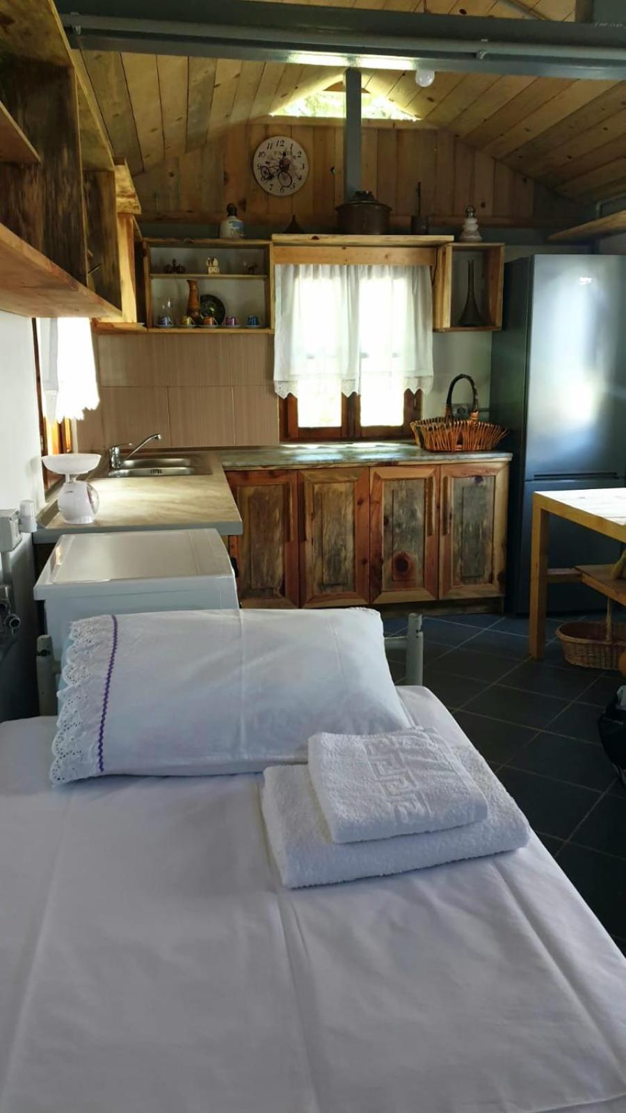 Bujtina Peshtan Guesthouse&Camping Tepelene Ngoại thất bức ảnh